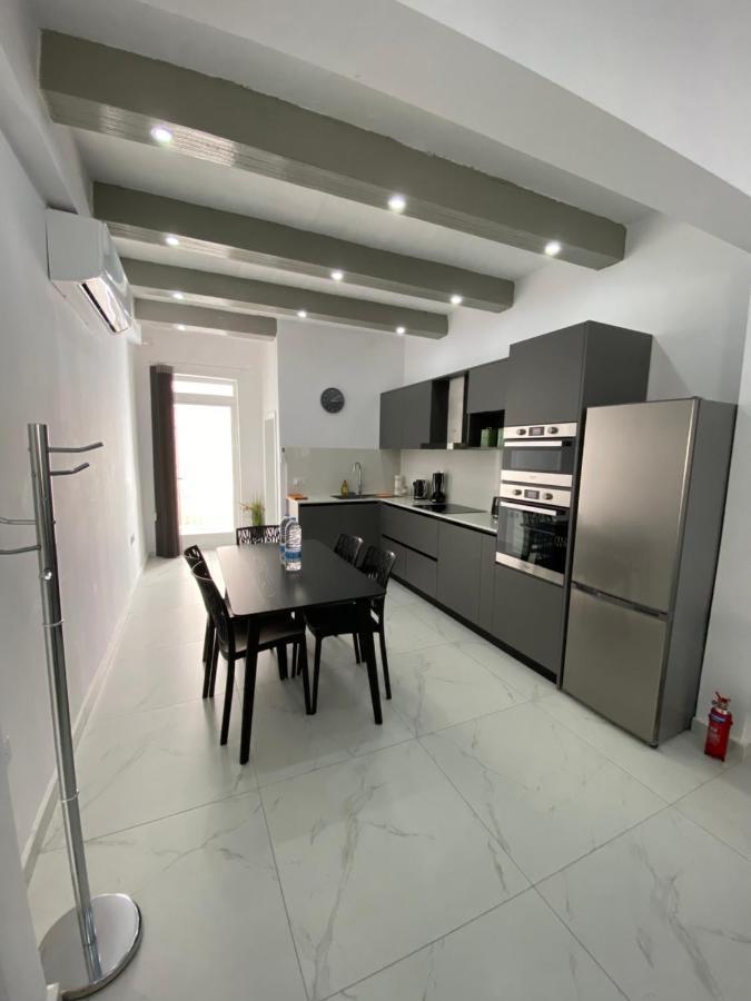 Seaside Apartment In Gzira Екстер'єр фото